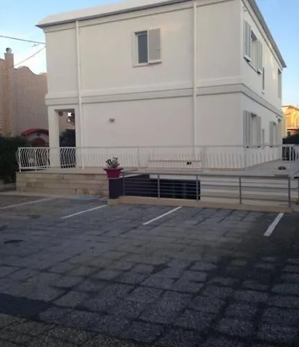 Numero Uno Bed & Breakfast 3*