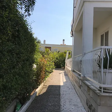 Numero Uno 3* Μπισέλιε