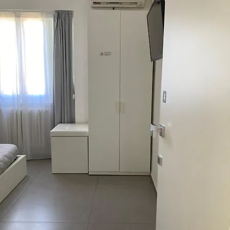 Alojamento de Acomodação e Pequeno-almoço Numero Uno Bisceglie
